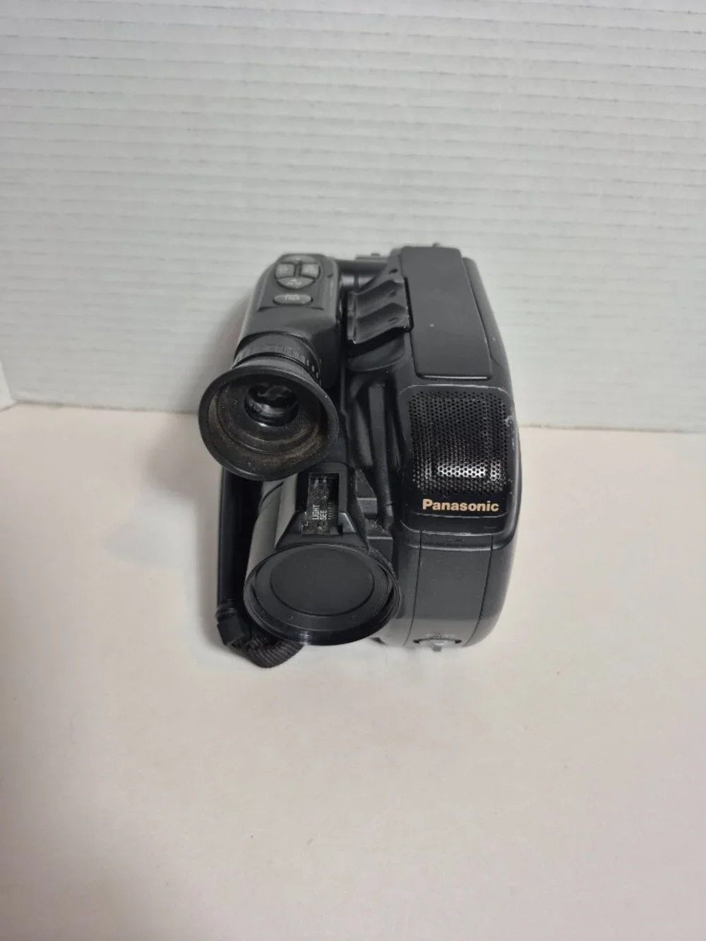 Panasonic PV-IQ384 VHS-C Palmcorder Camcorder w/ Charger See Description
